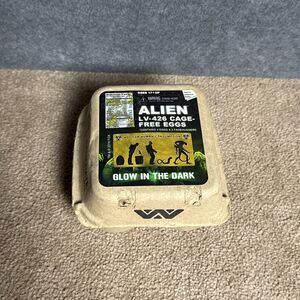 NECA Alien LV-426 Cage Free Eggs Carton Glow In The Dark Loot Crate Exclusive